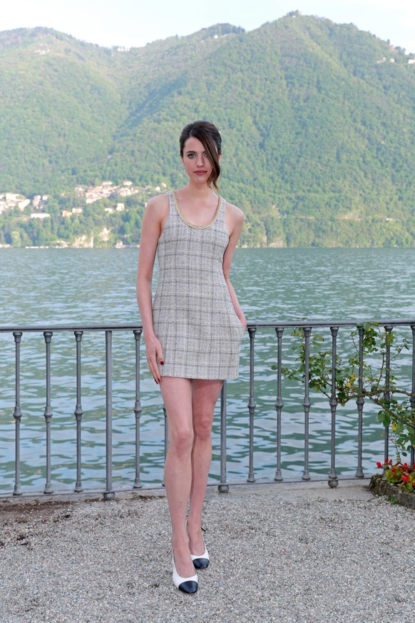 COMO, ITALY - APRIL 29: Margaret Qualley attends the Chanel Cruise 2025 fashion show at Villa D&#039;Este on April 29, 2025 in Como, Italy. (Photo by Jacopo Raule/Getty Images)