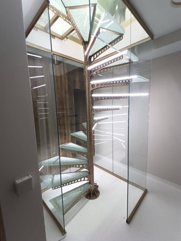 Death Stairs
https://www.facebook.com/groups/1040870849707443
