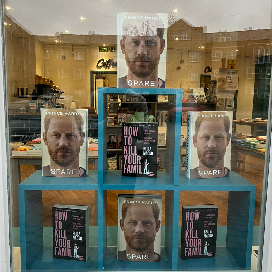 devanture de la librairie Bert avec le clin d&#039;oeil au prince Harry