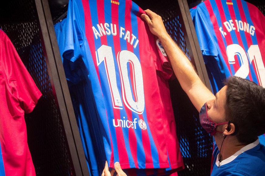La jeune pépite espagnole Ansu Fati a repris le numéro 10 que portait Lionel Messi au FC Barcelone.