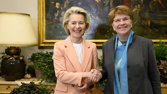 La présidente de la Commission européenne Ursula von der Leyen et celle de la Confédération Viola Amherd ont décidé de s&#039;appeler pour faire le point le moment venu sur les discussions entre la Su ...