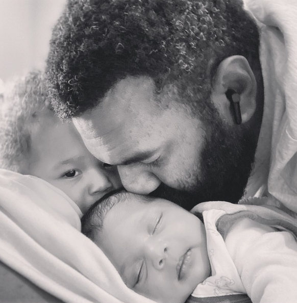 Le joueur avec ses deux princesses.