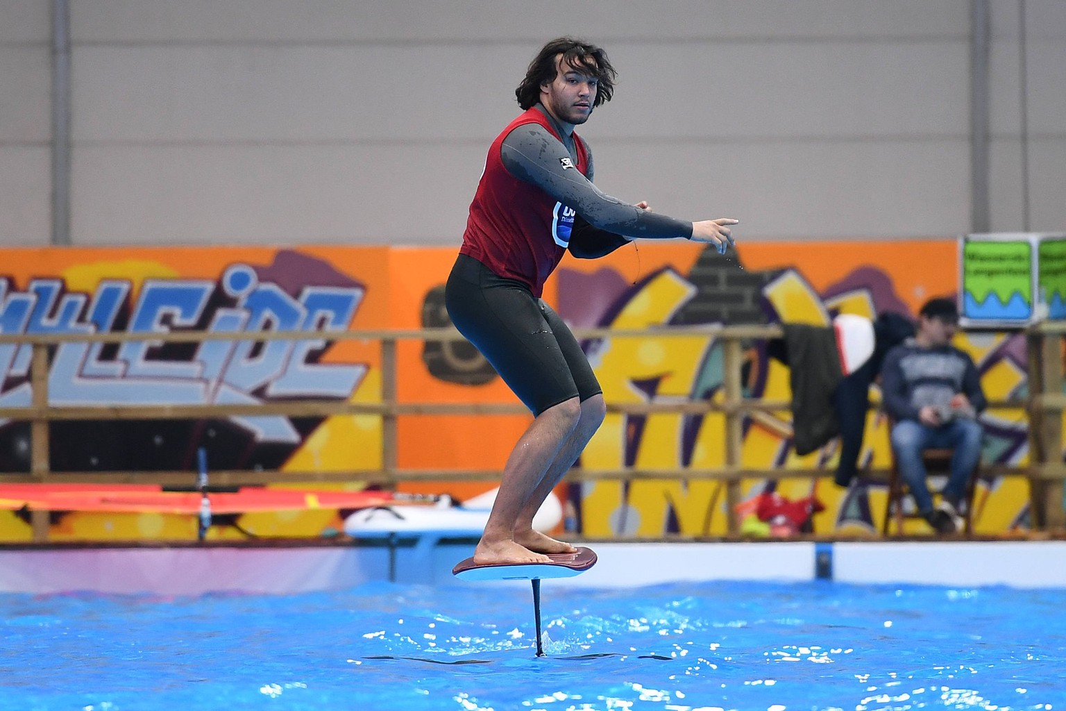boot Düsseldorf am 19.01.2024 in der Messe Düsseldorf Ein Surfer beim Pumpsurfing Die Messe boot Düsseldorf öffnet am 20. Januar ihre Tore. Mehr als 1500 Aussteller präsentieren dort bis zum 28. Janua ...