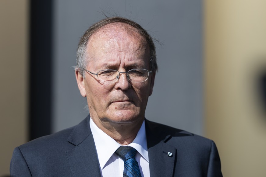 epa12952418 Jean-Claude Savoy, former president of the municipality of Chermignon, speaks to journalists during the public prosecution of the canton of Valais, following the deadly fire at the "L ...