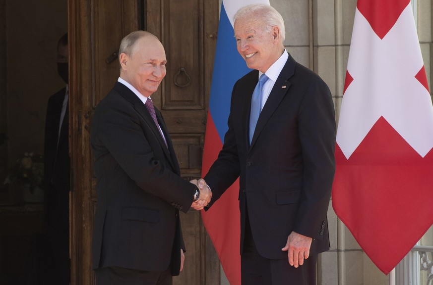 Les présidents américain, Joe Biden, et russe, Vladimir Poutine, en juin 2021 à Genève.