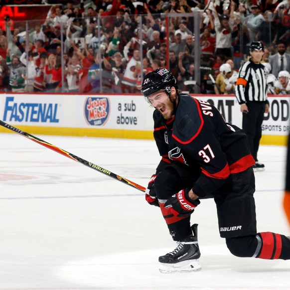 Andrei Svechnikov: un doublé pour une victoire capitale dans cette finale de la Coupe Stanley.