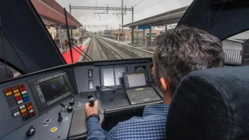 Image d'illustration d'un pilote de locomotive des Chemins de fer fédéraux suisses (CFF).