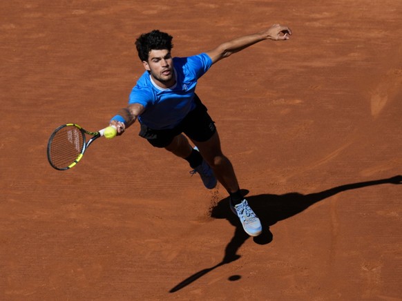 Carlos Alcaraz a souffert du poignet mardi contre Otto Virtanen.