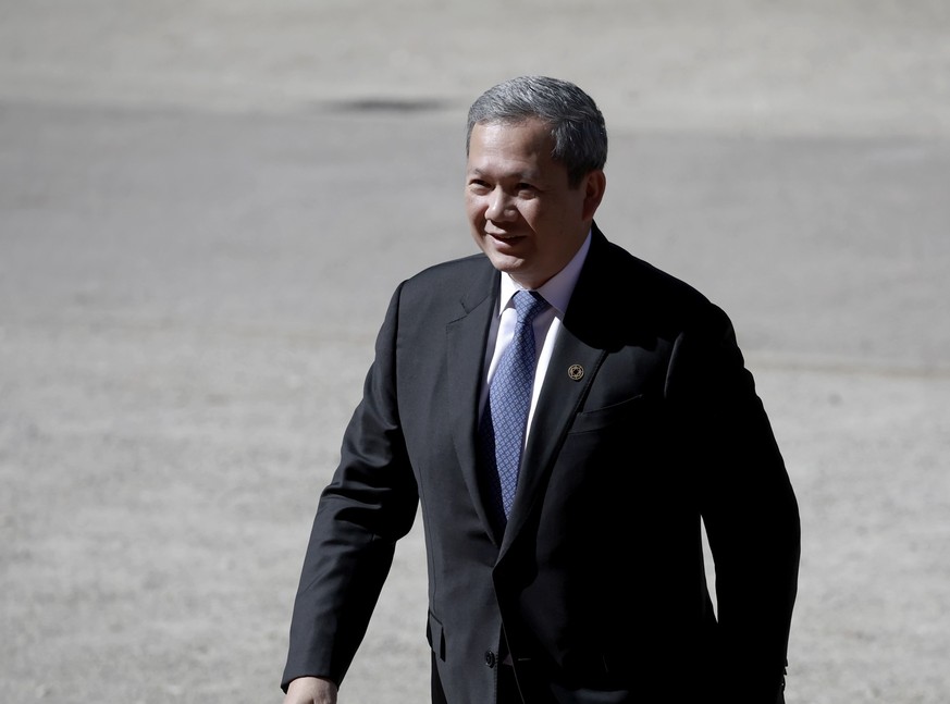 epa12873023 Cambodia's Prime Minister Hun Manet arrives to attend the Prefecture of Lyon for the opening of the 'One Health Summit' in Lyon, France, 07 April 2026. Part of the G7 initia ...