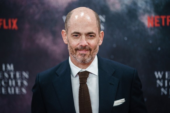 epa10210082 German director Edward Berger attends the film premiere of the movie &#039;All Quiet on the Western Front&#039; during the premiere of the movie at the Kino International cinema in Berlin, ...