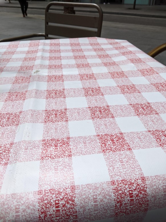 QR-Code Tischdecke im Restaurant