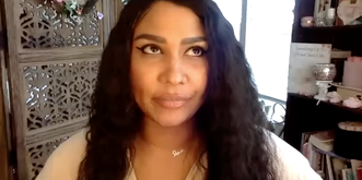 Elle enseigne aux femmes comment «manipuler les hommes riches»