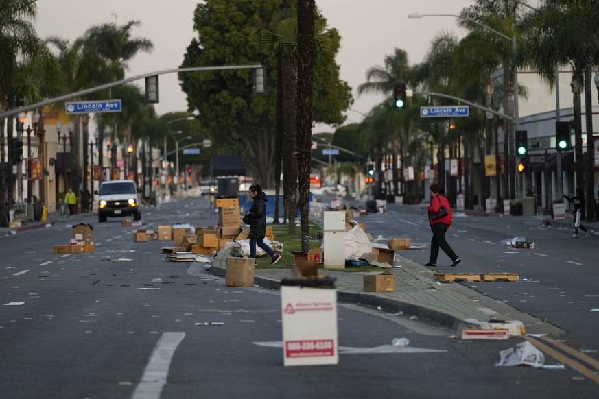 Les forces de police sont intervenues après une fusillade à Monterey Park lors du Nouvel An chinois.