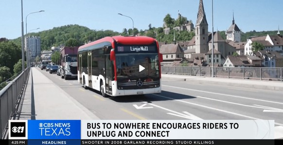 La chaîne américaine CBS News Texas consacre un reportage au «Bus to nowhere» et montre en arrière-plan les décors de la vieille ville de Baden.