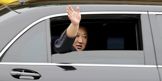 Poutine a offert une voiture russe à Kim Jong-un
