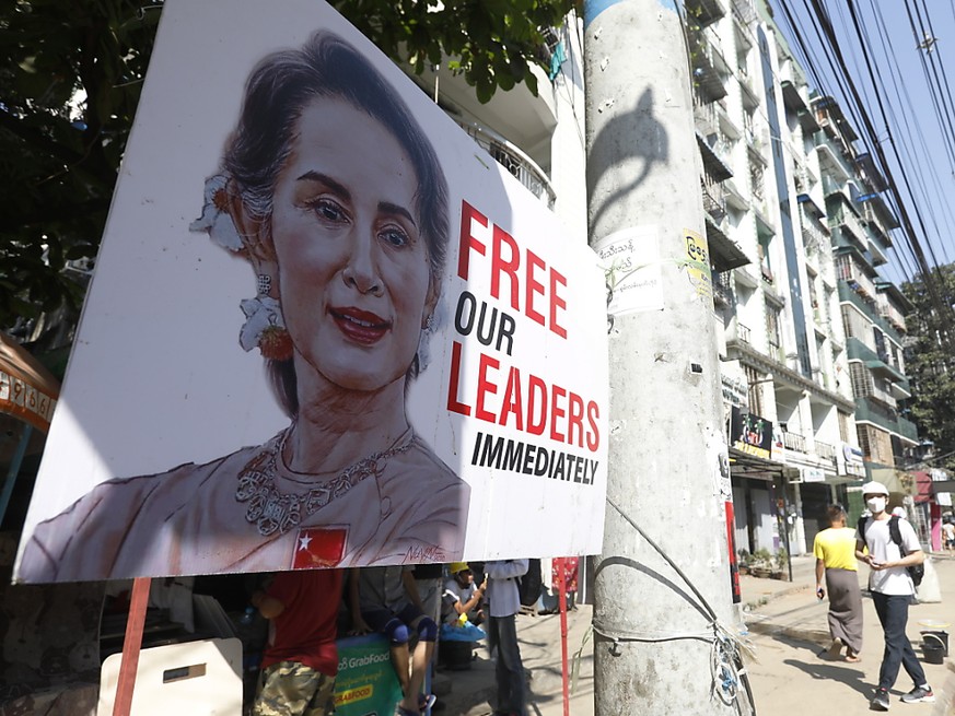 Arr�t�e lors du coup d&#039;Etat du 1er f�vrier, Aung San Suu Kyi a d�j� �t� inculp�e � quatre reprises: pour importation ill�gale de talkies-walkies, non respect des restrictions li�es au coronavirus ...