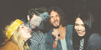 Pourquoi l'alcool nous donne envie de fumer une cigarette?