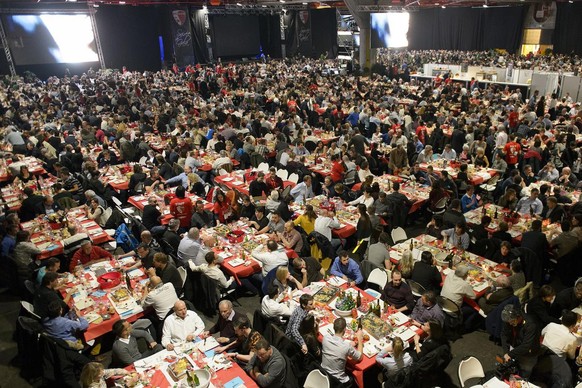 Le repas de soutien du FC Sion, ici en 2016, avait attiré 7514 amateurs de choucroute à Martigny.