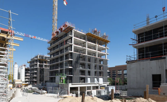 Le village des athlètes, quand il était en chantier.