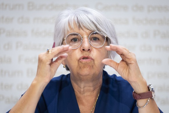 Bundesraetin Elisabeth Baume-Schneider spricht waehrend einer Medienkonferenz ueber die Umsetzung und Finanzierung der 13. AHV-Rente am Mittwoch, 14. August 2024 in Bern. (KEYSTONE/Peter Klaunzer)