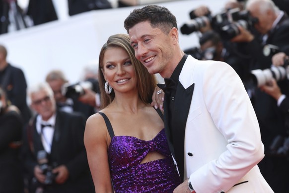 Lewandowski a plus le sourire au Festival de Cannes avec sa femme qu'en Bavière.