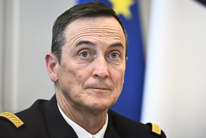 Alerte au «missile balistique» pendant la visite du chef de l'Otan