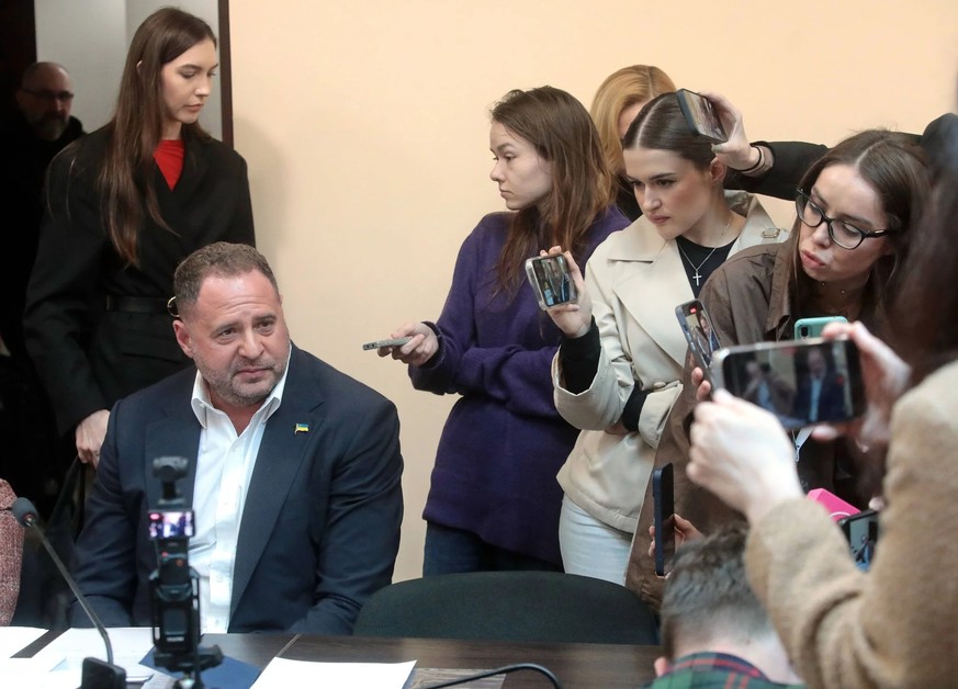 Le tribunal a interdit à Andriy Yermak de continuer à fréquenter sa voyante.