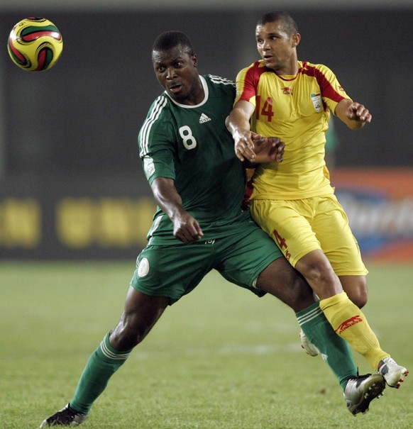 Alain Gaspoz (à droite) avec le Bénin face au Nigéria lors de la CAN 2008.