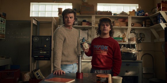 STRANGER THINGS: SEASON 5. (L to R) Joe Keery as Steve Harrington and Gaten Matarazzo as Dustin Henderson in Stranger Things: Season 5. Cr. COURTESY OF NETFLIX © 2025