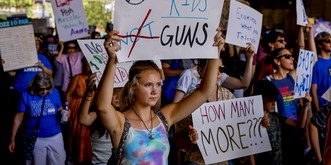 Les Etats-unis envisagent (enfin) de restreindre l'accès aux armes à feu