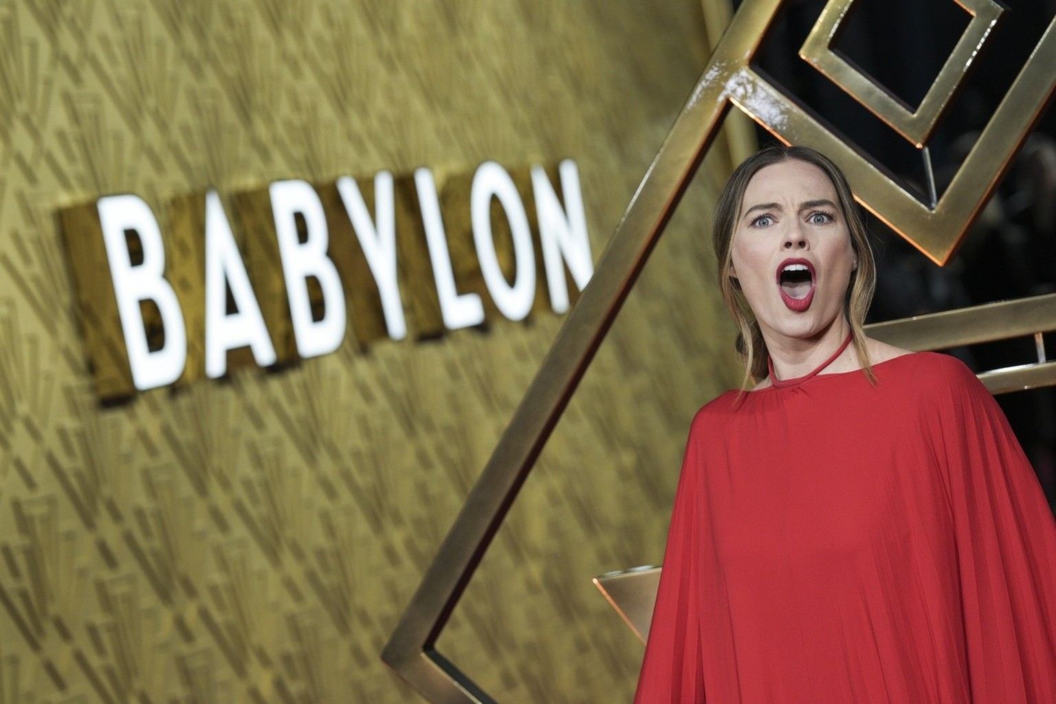 Margot Robbie poses for photographers upon arrival at the premiere of the film &#039;Babylon&#039; in London, Thursday, Jan. 12, 2023. (Photo by Scott Garfitt/Invision/AP)
