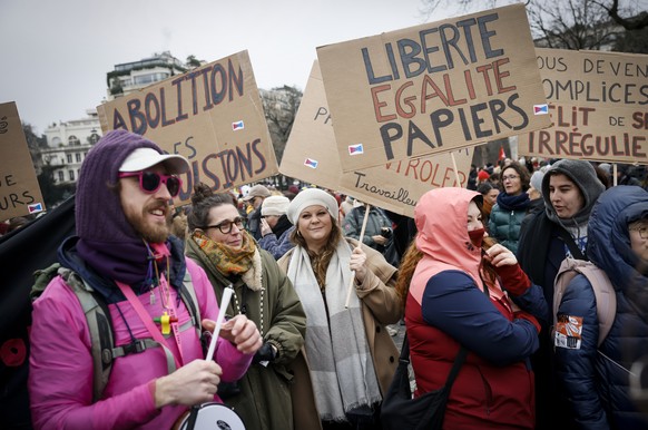 Plus de 160 marches étaient prévues dimanche, dont celle de Paris entre Trocadéro et les Invalides.