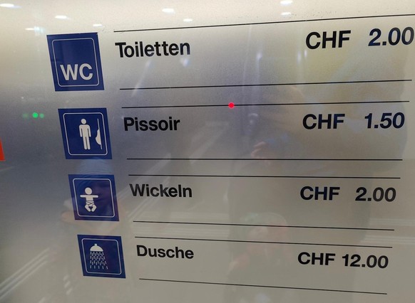 Liebe @sbbnews - Wickeln kostet mehr als das Pissoir benutzen?! Wer schon mal ein gebrauchtes Pissoir und einen gebrauchten Wickeltisch gereinigt hat, versteht, dass das nicht aufgeht

https://twitter ...