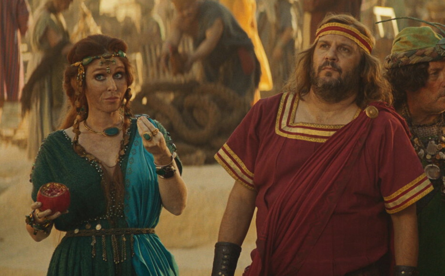 la Dame du Lac (Audrey Fleurot) et Karadoc (Jean-Christophe Hembert) sont en quête du Graal.