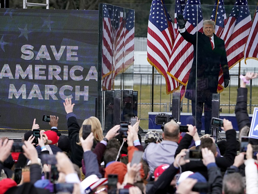 Parmi les documents que l&#039;ancien président Donald Trump ne veut pas que le Congrès consulte figure notamment un projet de texte du discours qu&#039;il a prononcé lors du rassemblement &quot;Save  ...