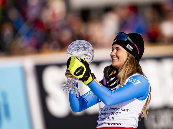 Laura Pirovano soulève un globe pour le moins inattendu