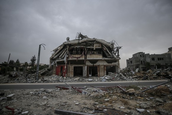 epa11332500 Destroyed houses of Internally displaced Palestinians seen in Khan Younis town following an evacuation order issued by the Israeli army, in Rafah, southern Gaza Strip, 10 May 2024 (Issued  ...
