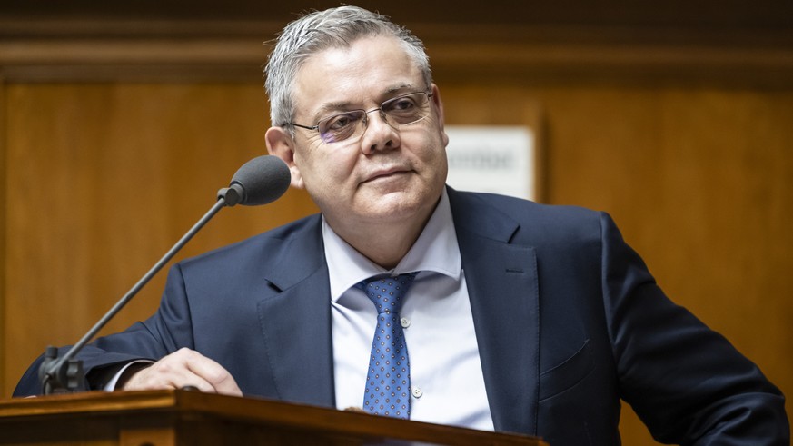 Franz Grueter, SVP-LU, stellt eine Frage zum Elektronischen Patientendossier EPD, an der Wintersession der Eidgenoessischen Raete, am Donnerstag, 14. Dezember 2023 im Nationalrat in Bern. (KEYSTONE/Al ...