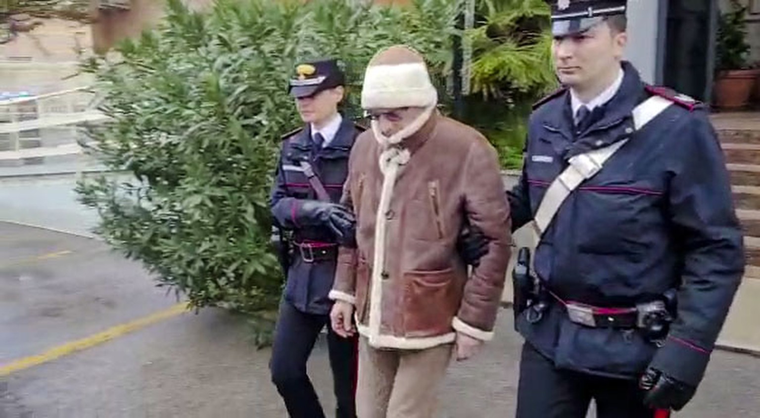 Après l&#039;arrestation du chef mafieux Matteo Messina Denaro, la police sicilienne demande une entraide judiciaire à la Suisse: les connexions de la mafia en Suisse interroge et des pistes se dessin ...