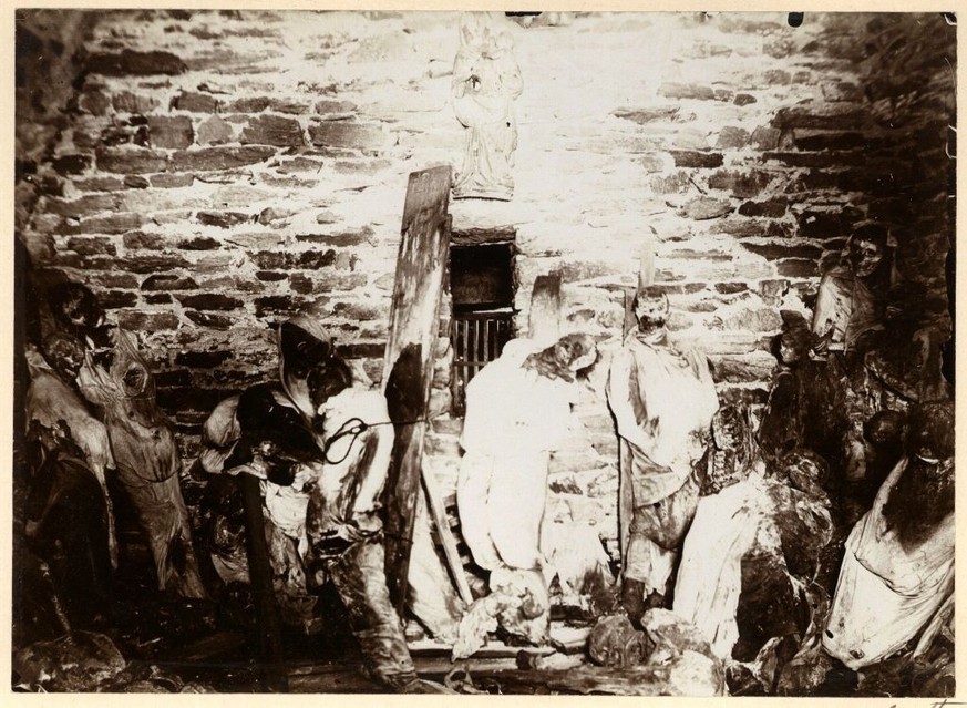 L&#039;intérieur de la morgue du Grand-Saint-Bernard au XIX siècle.