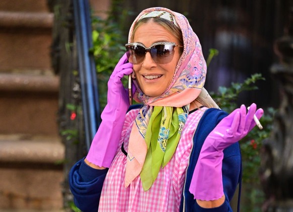 NEW YORK, NEW YORK - OCTOBER 20: Sarah Jessica Parker, as Carrie Bradshaw, seen on the set of "And Just Like That..." the follow up series to "Sex and the City" in the West Village ...