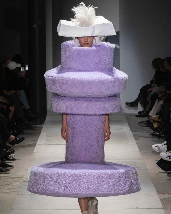 Un chandelier mauve cotonneux, non?