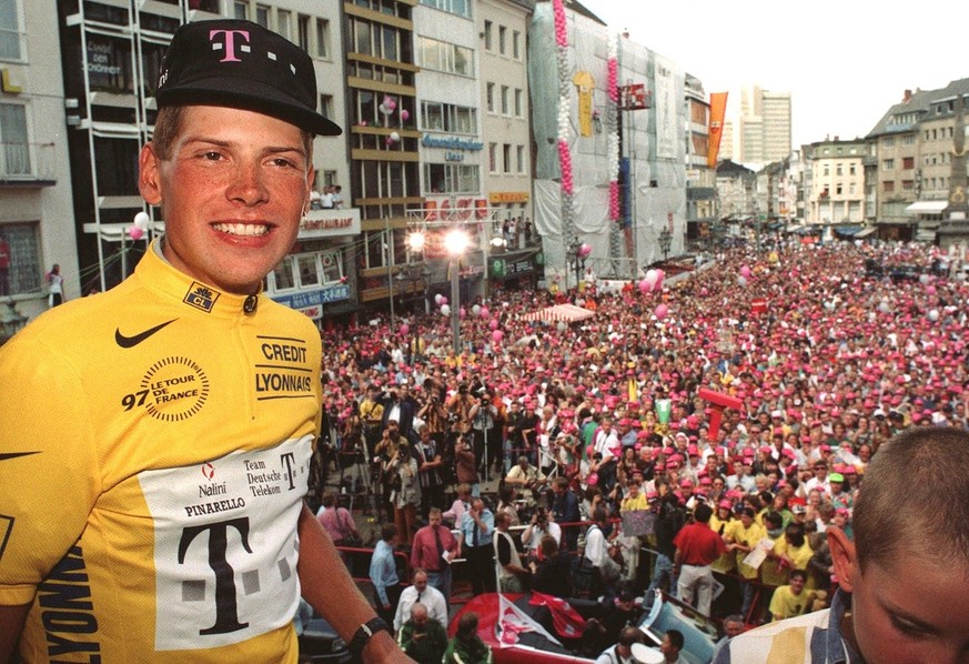 Jan Ullrich à Bonn, en Allemagne, au lendemain de sa victoire au Tour de France 1997.