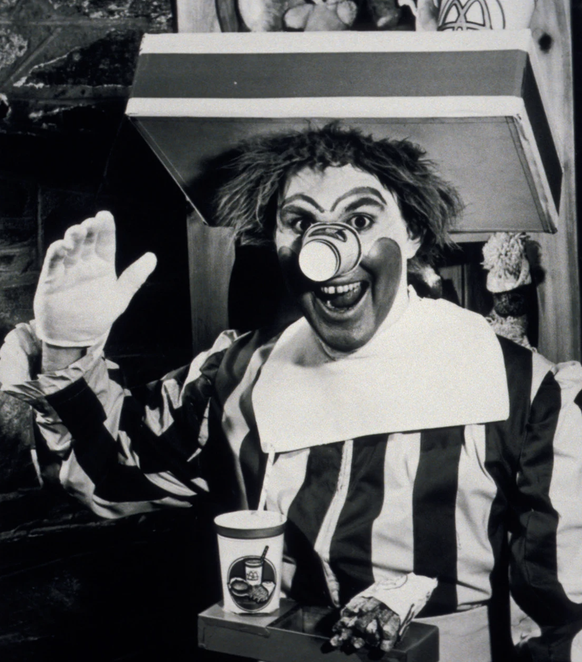Willard Scott a incarné Ronald McDonald en 1963.