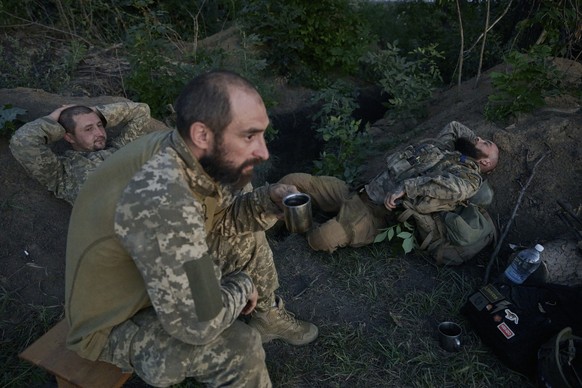 Certains soldats ukrainiens ont passé des moins en première ligne.