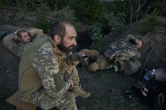 Certains soldats ukrainiens ont passé des mois en première ligne.