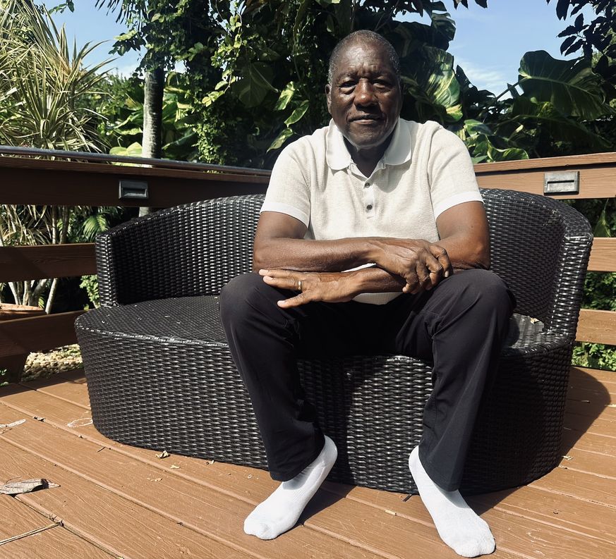 Le professeur Marvin Dunn, 85 ans, nous a reçu chez lui pour évoquer le projet de bibliothèque présidentielle de Trump, prévue au coeur de Miami.