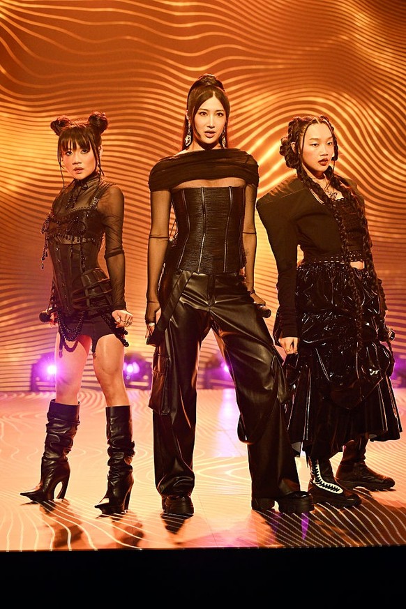 THE TONIGHT SHOW STARRING JIMMY FALLON -- Episode 2196 -- Pictured: (l-r) Musical guests Rei Ami, Ejae, and Audrey Nuna of &quot;KPop Demon Hunters&quot; perform on Tuesday, October 7, 2025 -- (Photo  ...