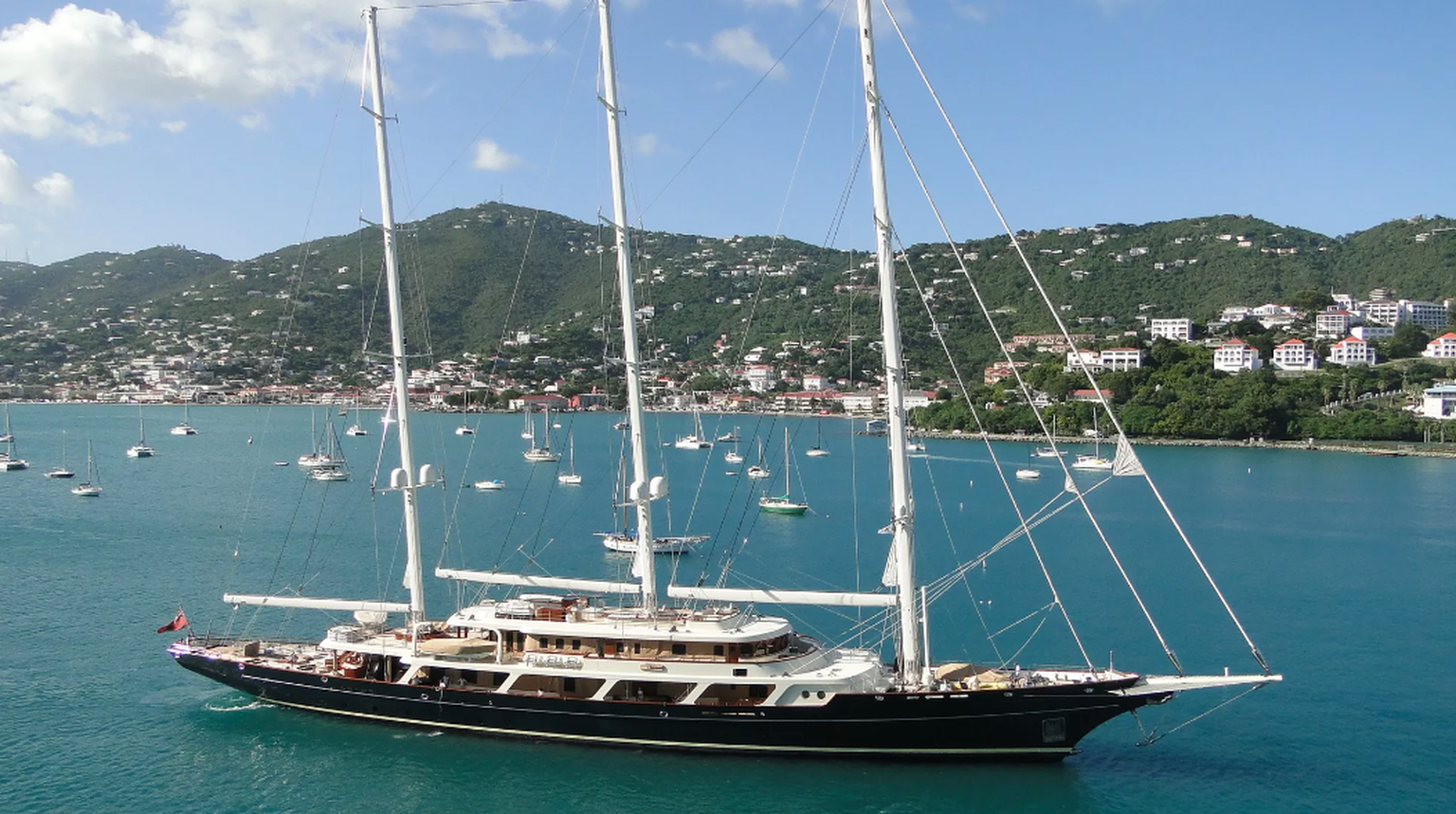 Le yacht Eos