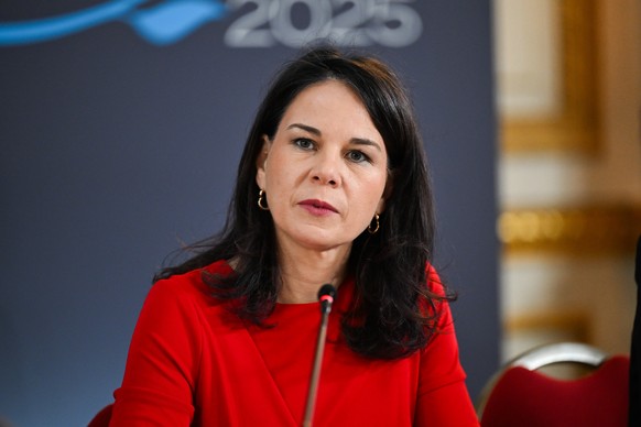 epa12032979 Germany&#039;s Foreign Minister Annalena Baerbock attends the London Sudan Conference in London, Britain, 15 April 2025. Civil war broke out in Sudan in April 2023 after the heads of the p ...